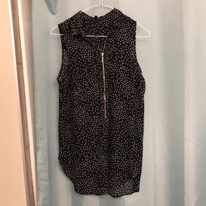 Zippered dress sleeveless shirt